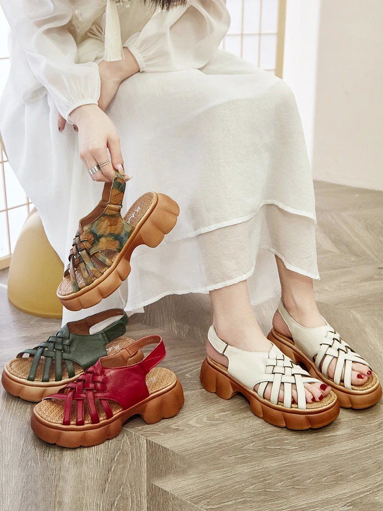 

Handwoven Retro Platform Ladies Sandals Breathable Mom Shoes Casual Roman Shoes Low Cut Cross Buckle Waterproof PU