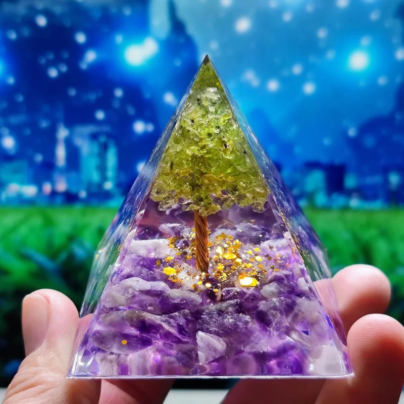 

Cross-Border New Crystal Ball Gravel Pyramid Home Crafts Resin Decorations Desktop Decoration Independent Station New Product