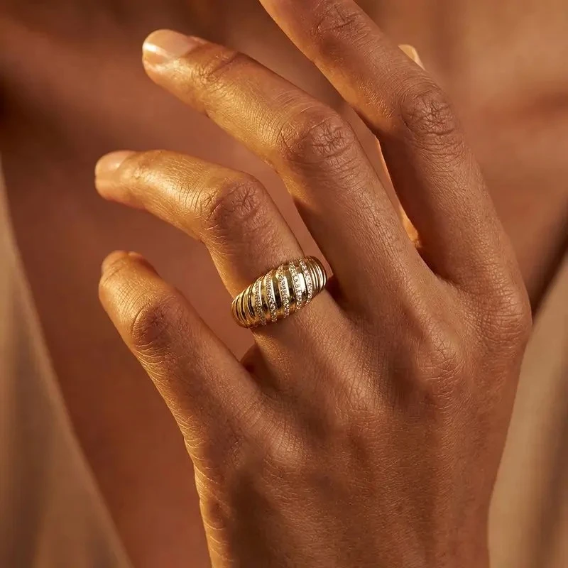 Täglich tragbare geometrische runde Zirkonia-Ringe für Damen, goldfarben, hochwertige Damen-Accessoires, Hochzeits- und Party-Schmuck