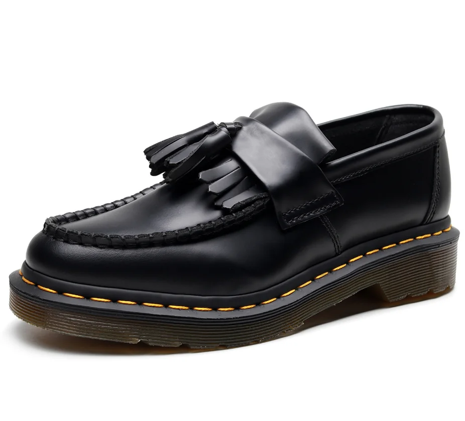 الربيع والخريف الرجال والنساء المتسكعون 2024 موضة شرابة أحذية النساء الانزلاق على الأعمال البريطانية أحذية من الجلد عادية الفاخرة 46