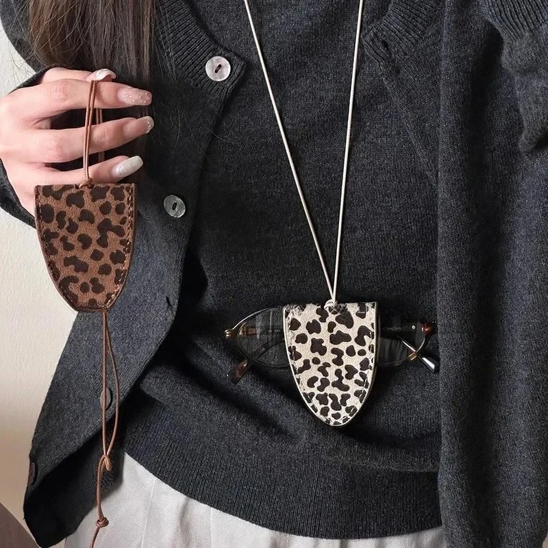 

Portable Leather Eyeglasses Storage Bag Pendant Durable Multifunction Glasses Clip Storage Hanging Rope Simple Sunglasses Clip