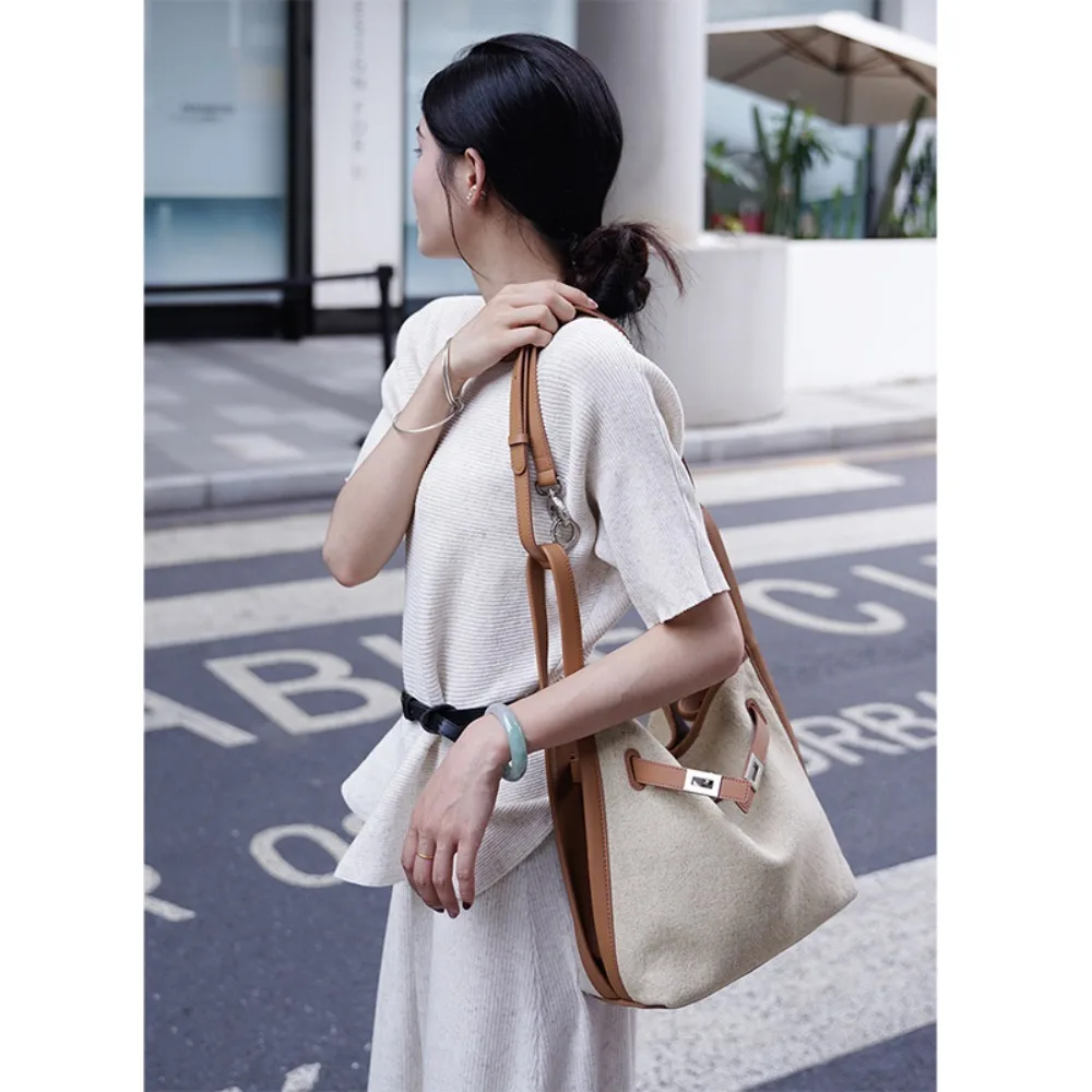 

2026 New Portable Niche Tote Women's Bag Exquisite Contrasting Color Bucket Texture Unique Fashion Simple Casual Daily Commuting