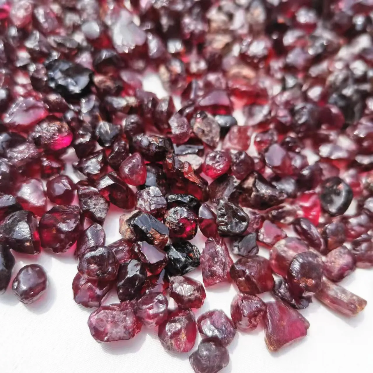 Natural Rough Red Garnet Stones Raw gem Chips Stone Crushed Crystal for Arts