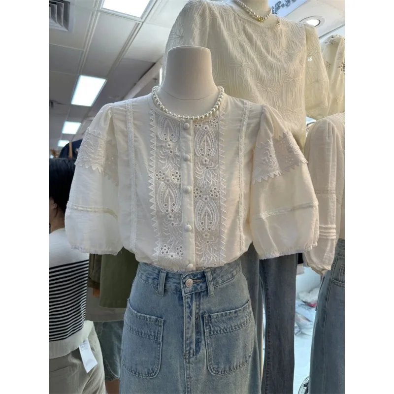 Vêtements pour femmes Vintage dentelle creuse broderie boutonnée chemise été blanc à manches courtes Blouse décontracté col rond ample Chic hauts