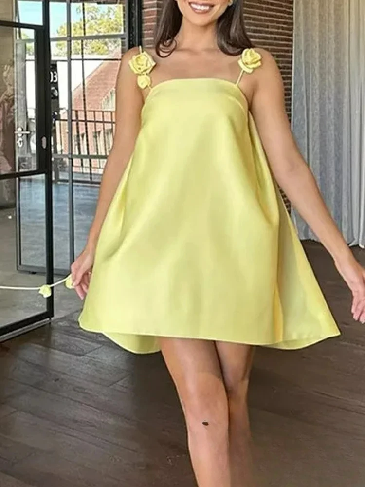 KONDALA Elegante abito sexy in raso da donna Fiore solido senza maniche Backless Cami Mini abito Moda 2025 Abito estivo giallo burro