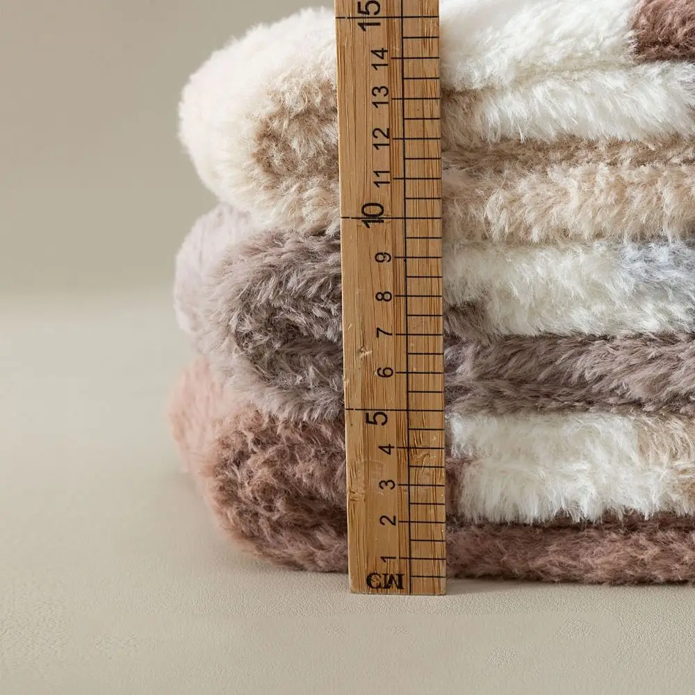 Calcetines gruesos y cálidos de lana color Coral para mujer, medias de felpa para dormir en el suelo, medias de retales a rayas, calcetines de tubo medio para invierno