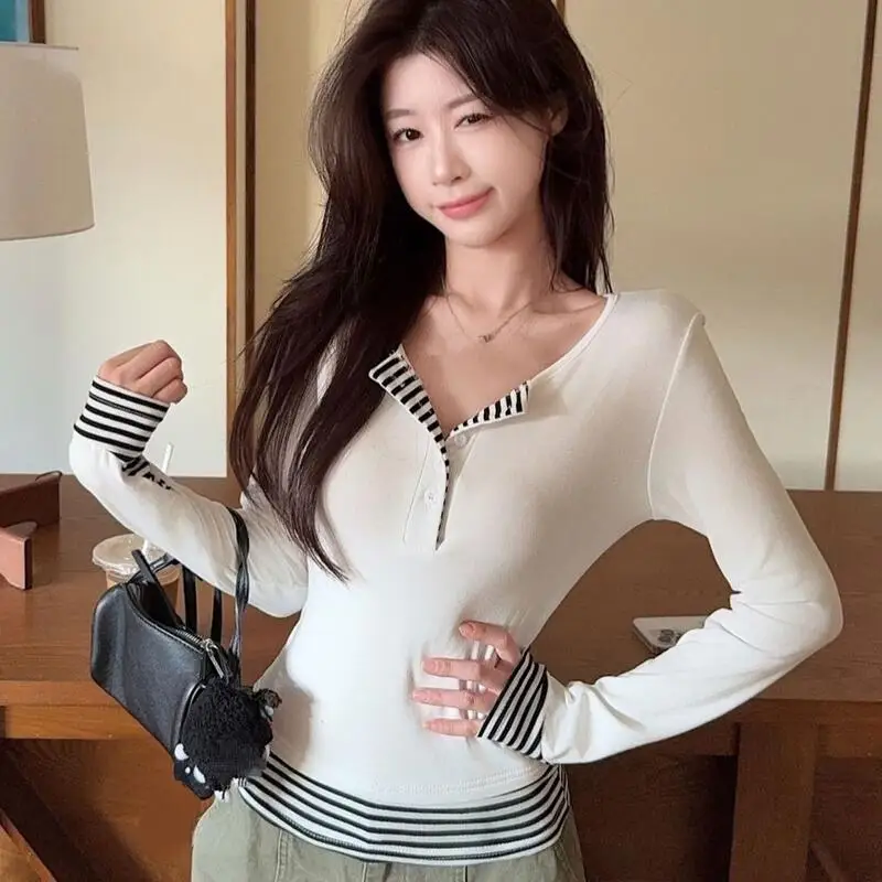 

Корейская полосатая искусственная футболка из двух предметов с длинными рукавами для женщин, весна и осень, новый стиль, пикантная базовая рубашка для девочек, внутренний слой