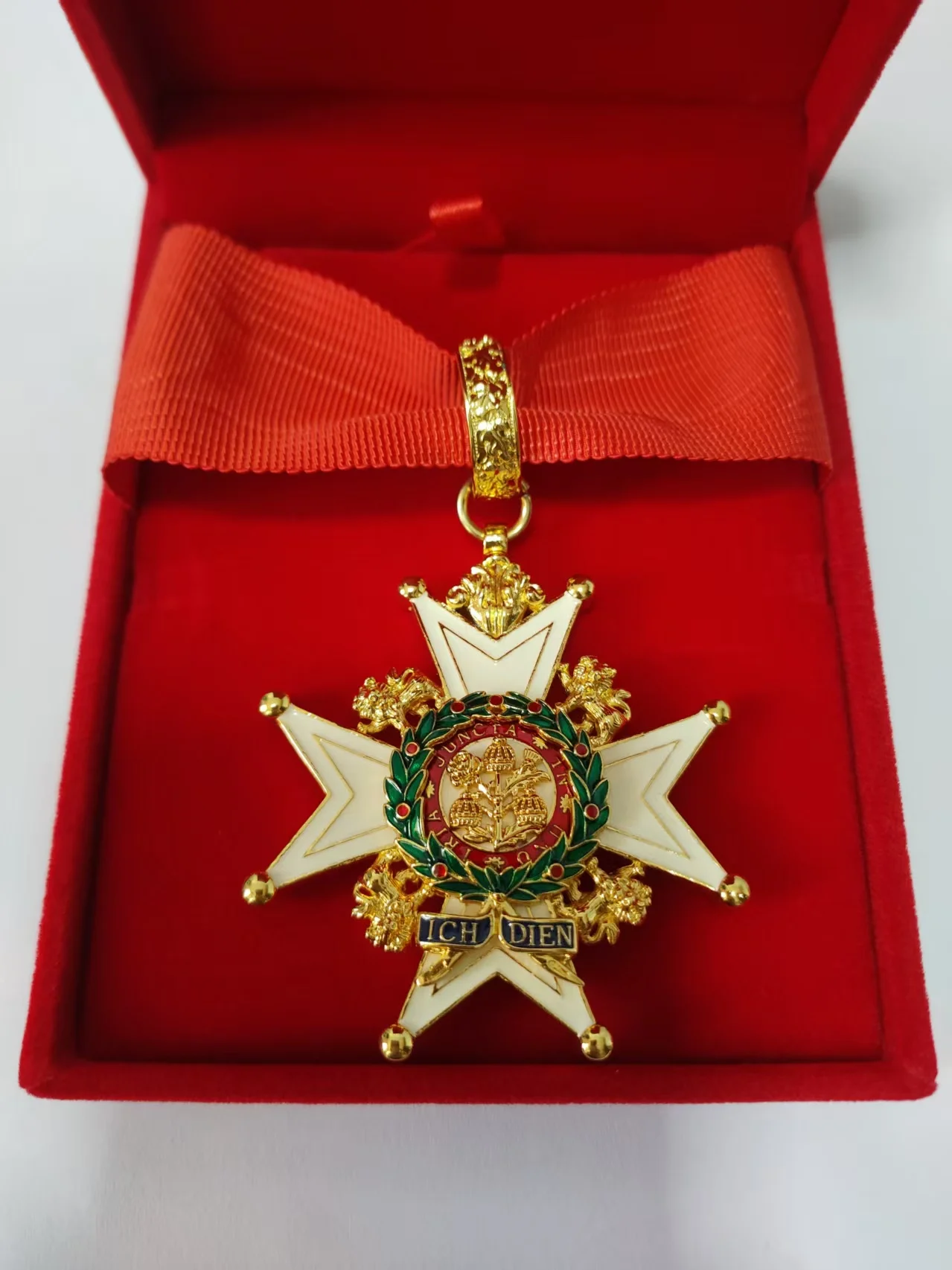 

UK Militaria Order of the Bath Knight Commander Class Order of the Bath Knight Commander Class With Case Reproduction