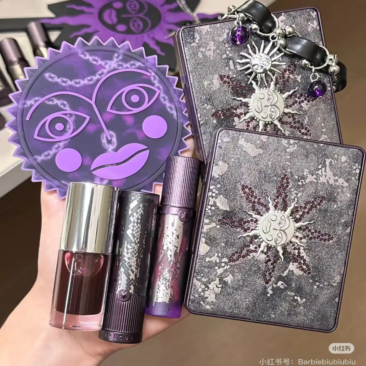 لوحة وجه متعددة الوظائف من Girlcult Jianghu الكل في واحد، أحمر الخدود، هايلايتر كونتور ومسحوق برونزي وكريمة للتوهج الخالي من العيوب #1