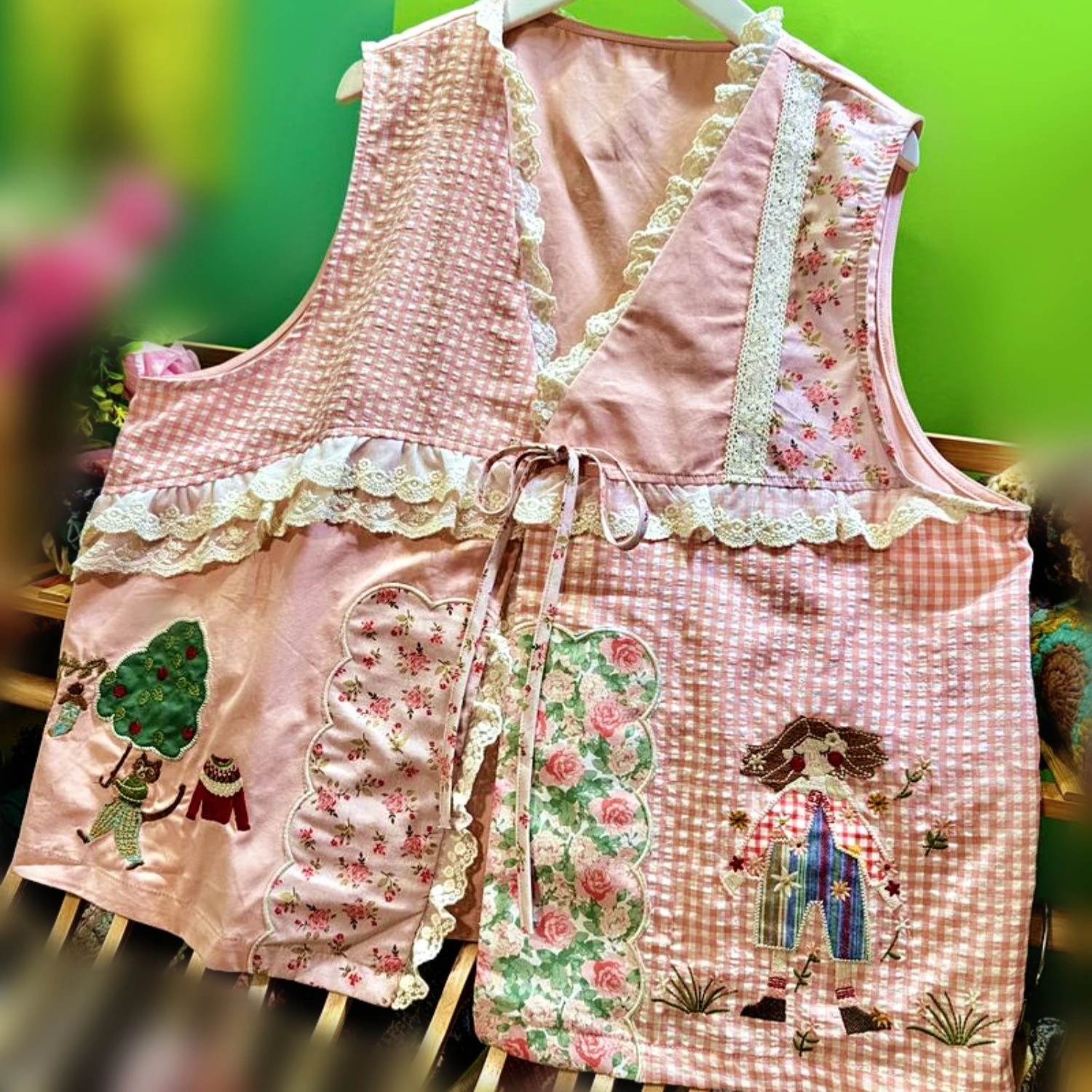 

Women Cotton Patchwork Embroidery Ruffled Lace Cottagecore Vest Vintage Retro Chic Rococo Kawaii Mori Girl Lolita Sweet Vest