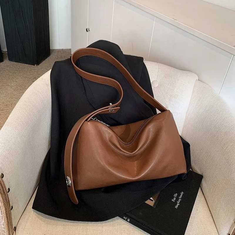 

Looking-elegant-chic 2025 New Ladies Luxury Brand Leather Crossbody Bag Famous Designer Popular Elegant Casual​