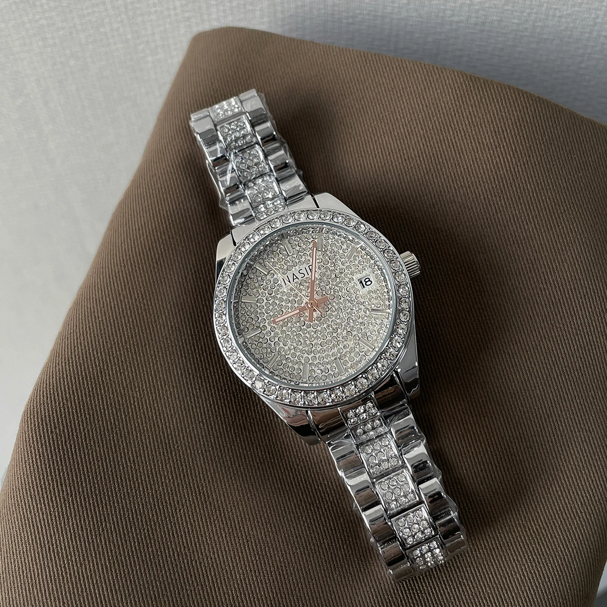 English: Full Diamond Paved Dial Ladies Quartz Watch, Rhinestone Bezel & Stainless Steel Bracelet With Date Window, Luxury Sparkling Banquet Dress Wristwatch For Women