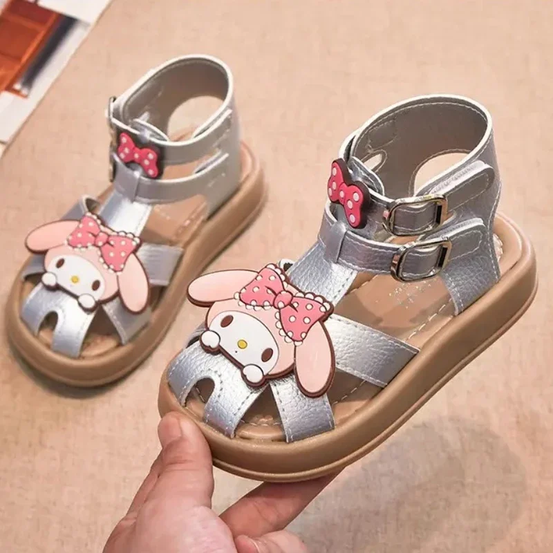 

Летние модные универсальные глянцевые удобные и дышащие мягкие детские сандалии на плоском каблуке Melody Sportschuhe Kinder