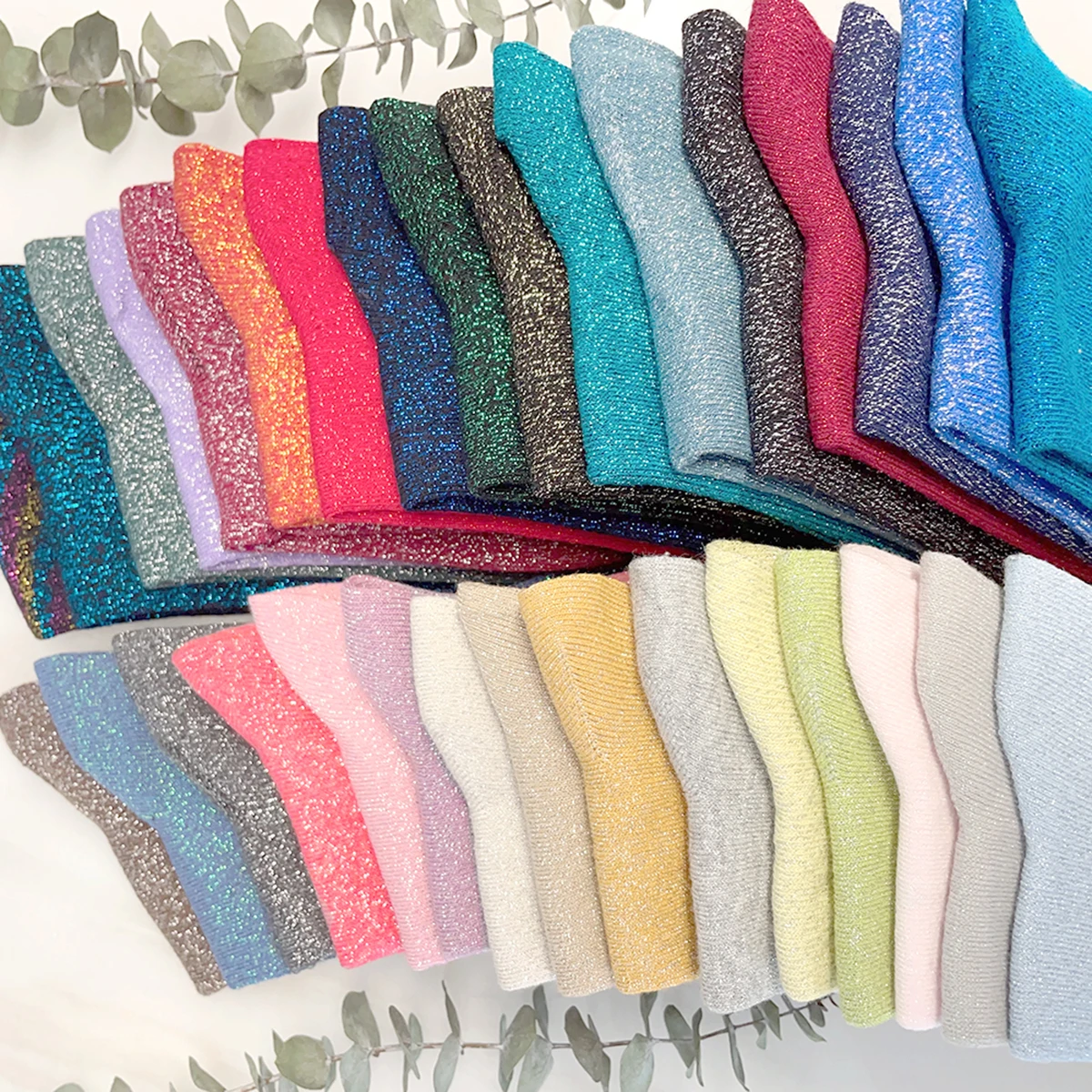 5 Paar zufällige bunte Farben, modische glänzende Socken im koreanischen Stil, Gold, Silber, Seidensocken, luxuriöses Design, hochwertige Damensocken – Detail 4
