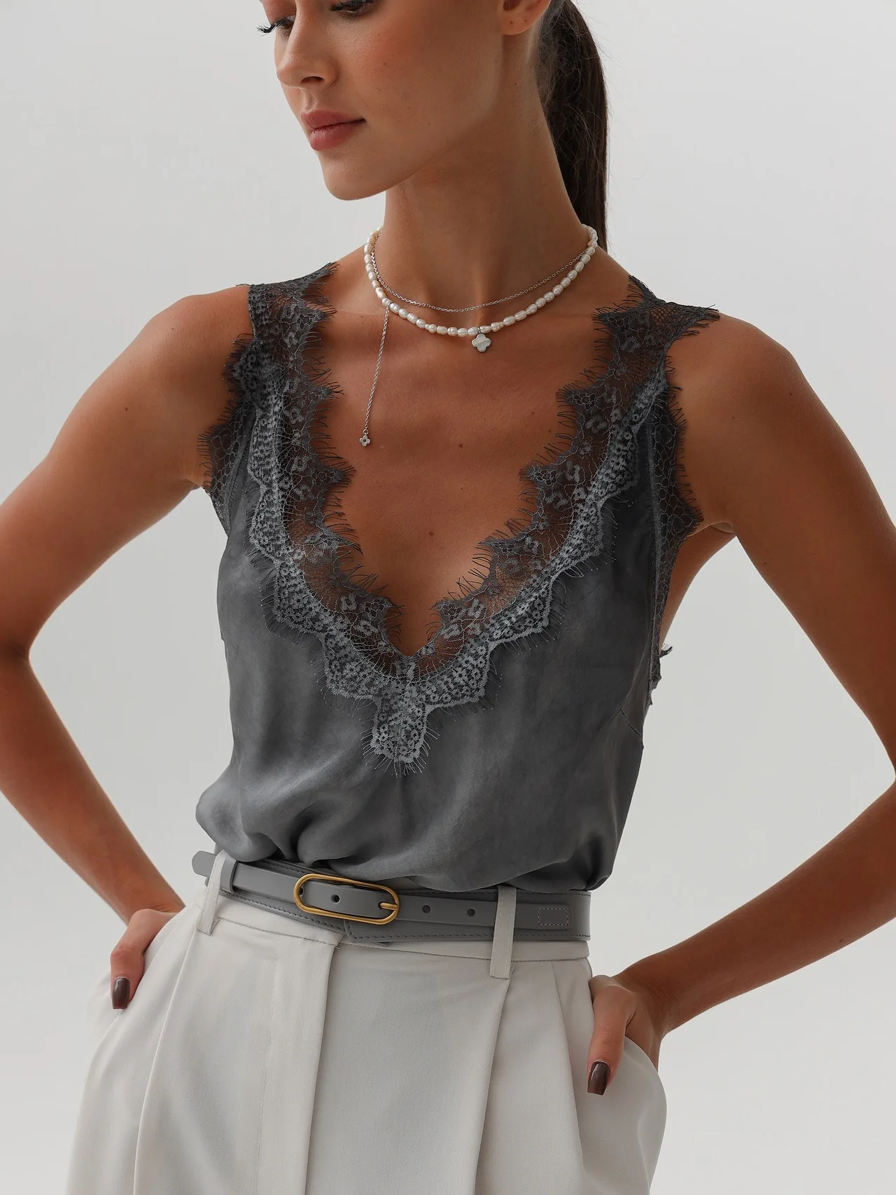 

Sexy Lace Camisole Spring Summer Retro Solid Color Fashion Elegant Embroidery Hollow Casual Sleeveless V-neck Pullover Tops