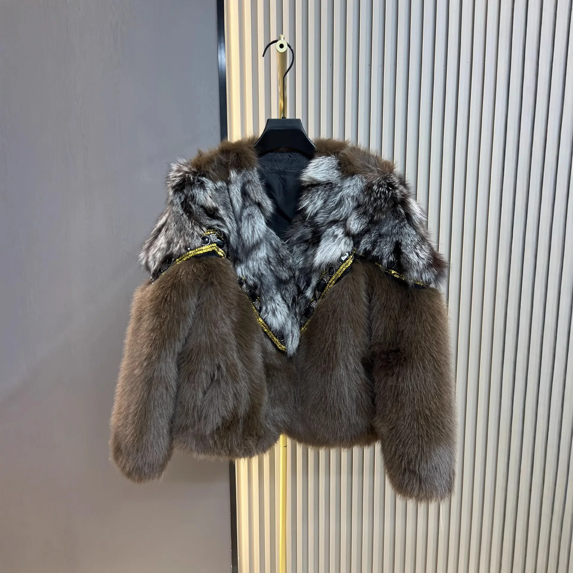 

2026 Winter New Faux Fox Fur Coat Thicker Warm Short-Length Fur Jacket One-Piece Fur and Fur-Combined Top Outwear