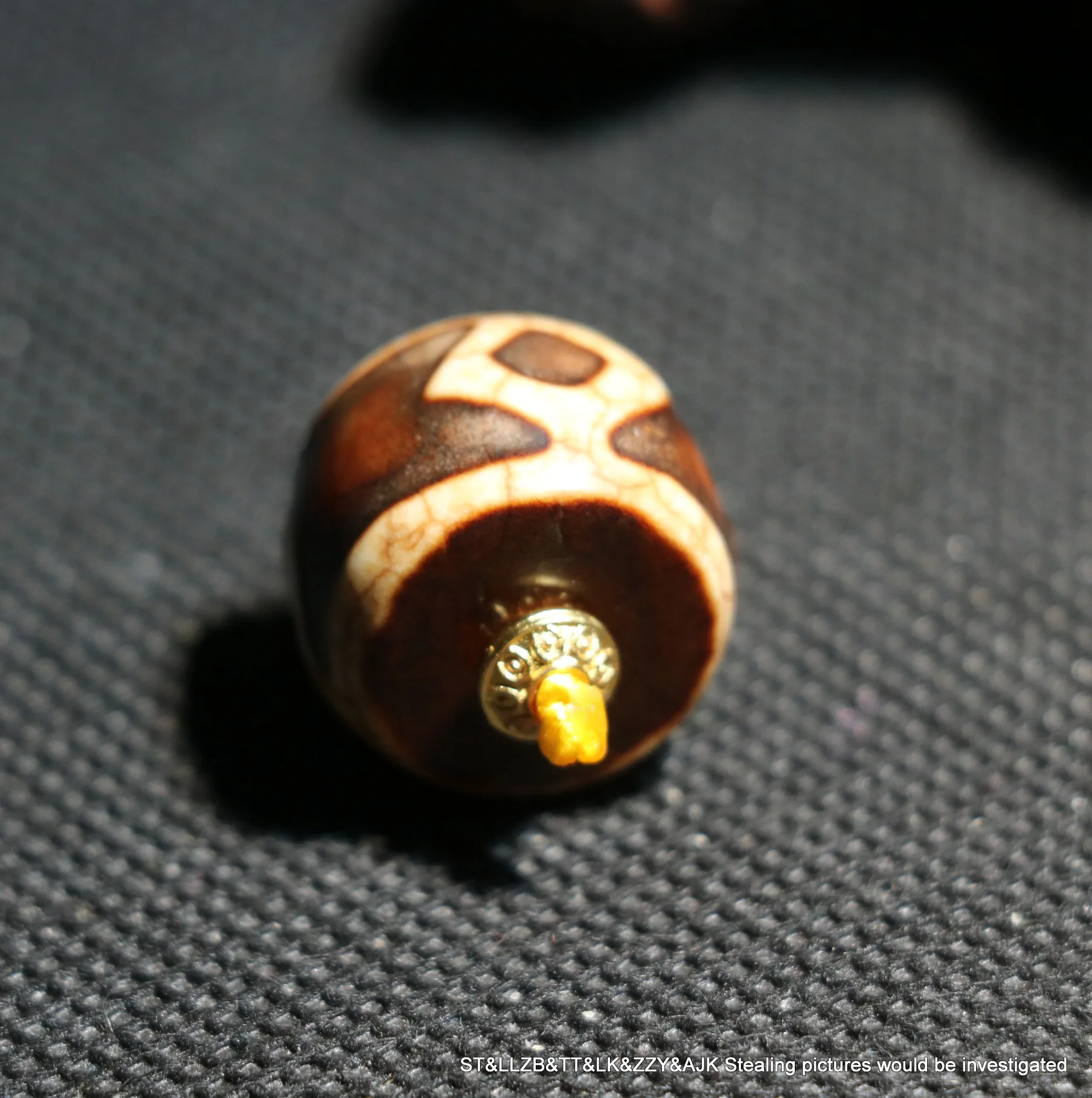 A Treasure Unique Magic Power Tibetan Old Agate 3 Kingkong eye  Symbol dZi Bead  Carving