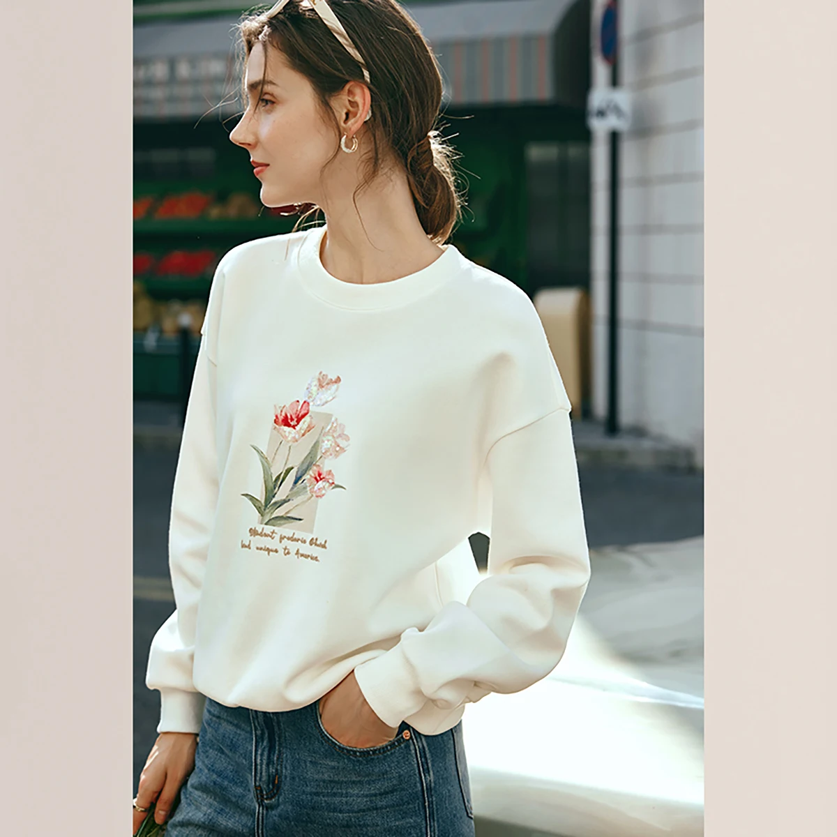 OLrain Women's Apricot Embroidered Crew Neck Sweater Loose Top 2026 Early Autumn Fashion Sweatshirts O24CR90311