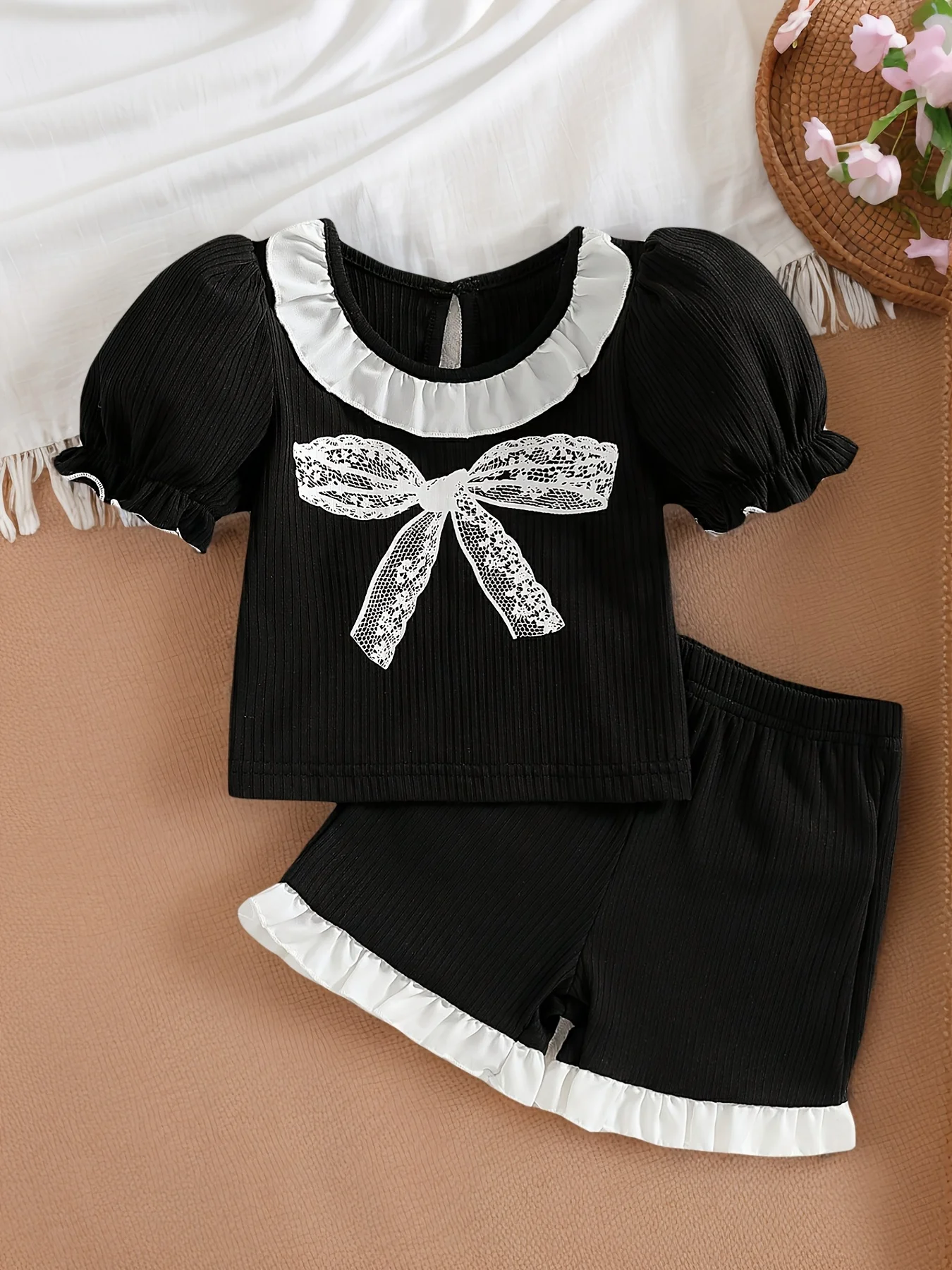 

Summer Baby Girl Black & White Sweet Cool Two-Piece Set Silk Bow Puffy Sleeve Daily Street Outfit Valentine/Birthday Gift