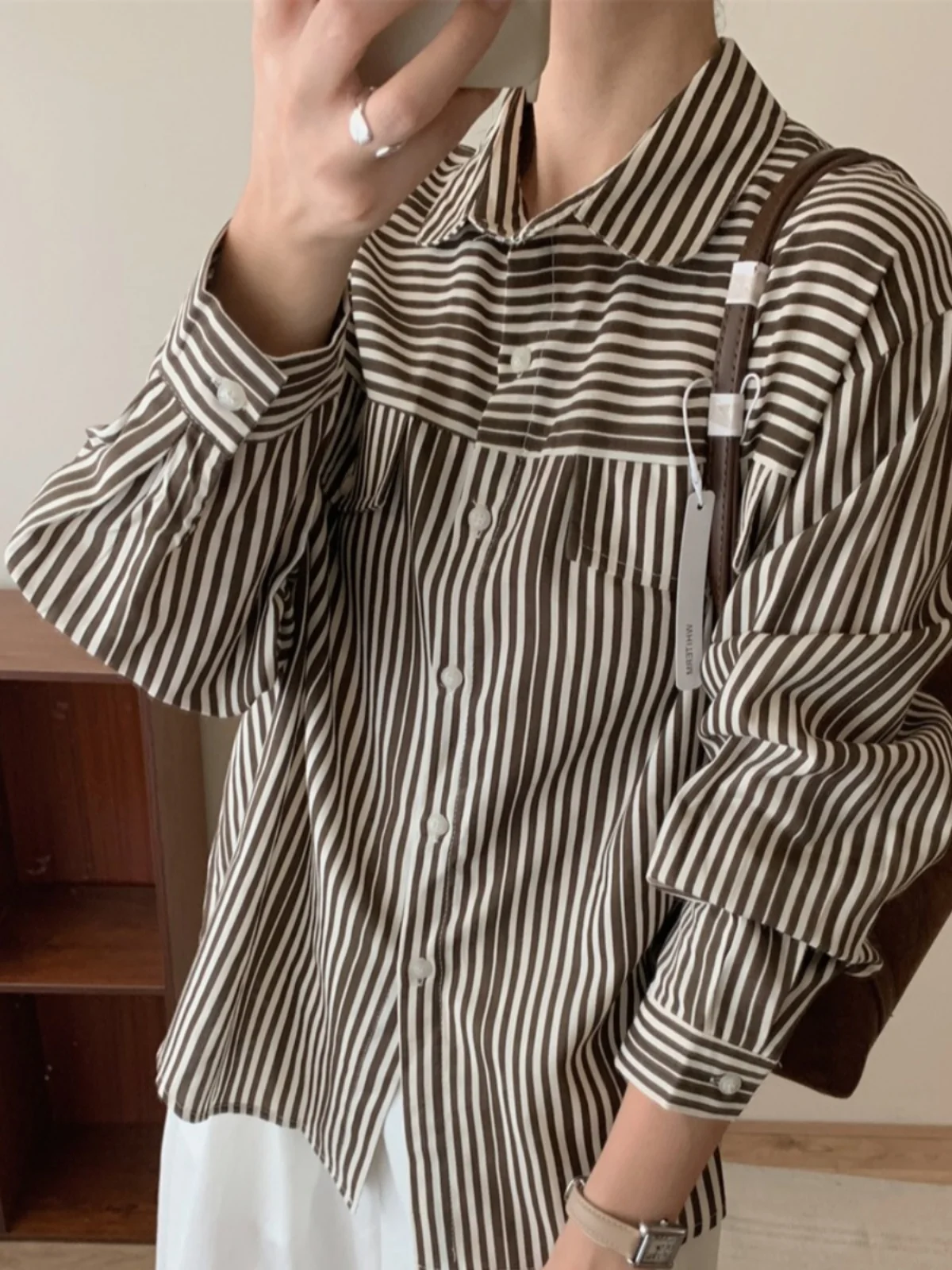 세련된 스트라이프 루즈 여성 셔츠 빈티지 포켓 디자인 초가을 세련된 버튼 업 긴 소매 폴로 넥 레귤러 길이