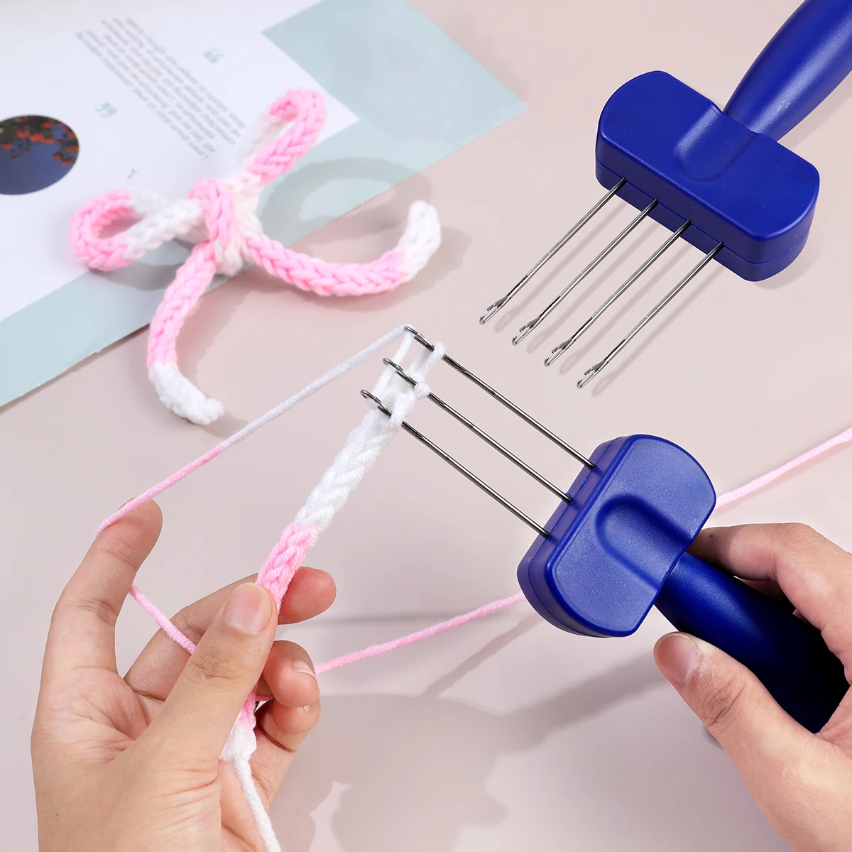 

4 Needle Latch Hook Tool, Portable Cord Knitting Hook for Binding Off Edging, Crochet Tool for Knitting Projects