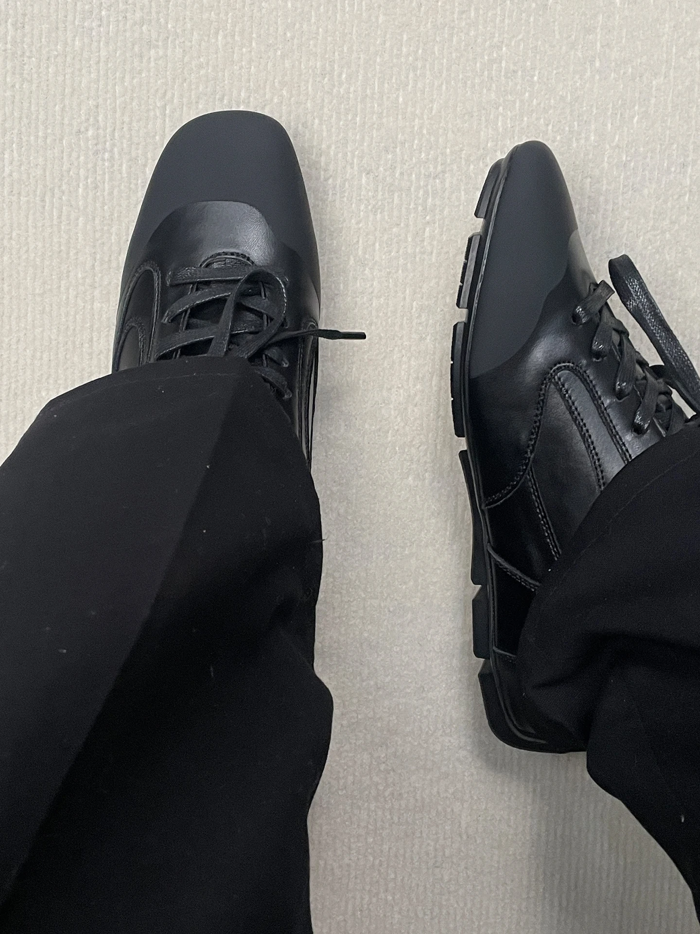 Comfortable Thin Bottom Men's Sneakers Soft Surface round Toe Casual Board Shoes Black Sport Leather Shoes High Quality Texture