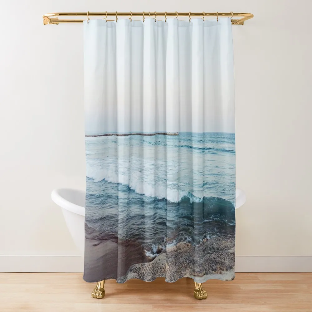 

Calm ocean waves Shower Curtain Waterproof Shower And Anti-Mold For Bathroom Shower Washable Waterproof Fabric Curtain