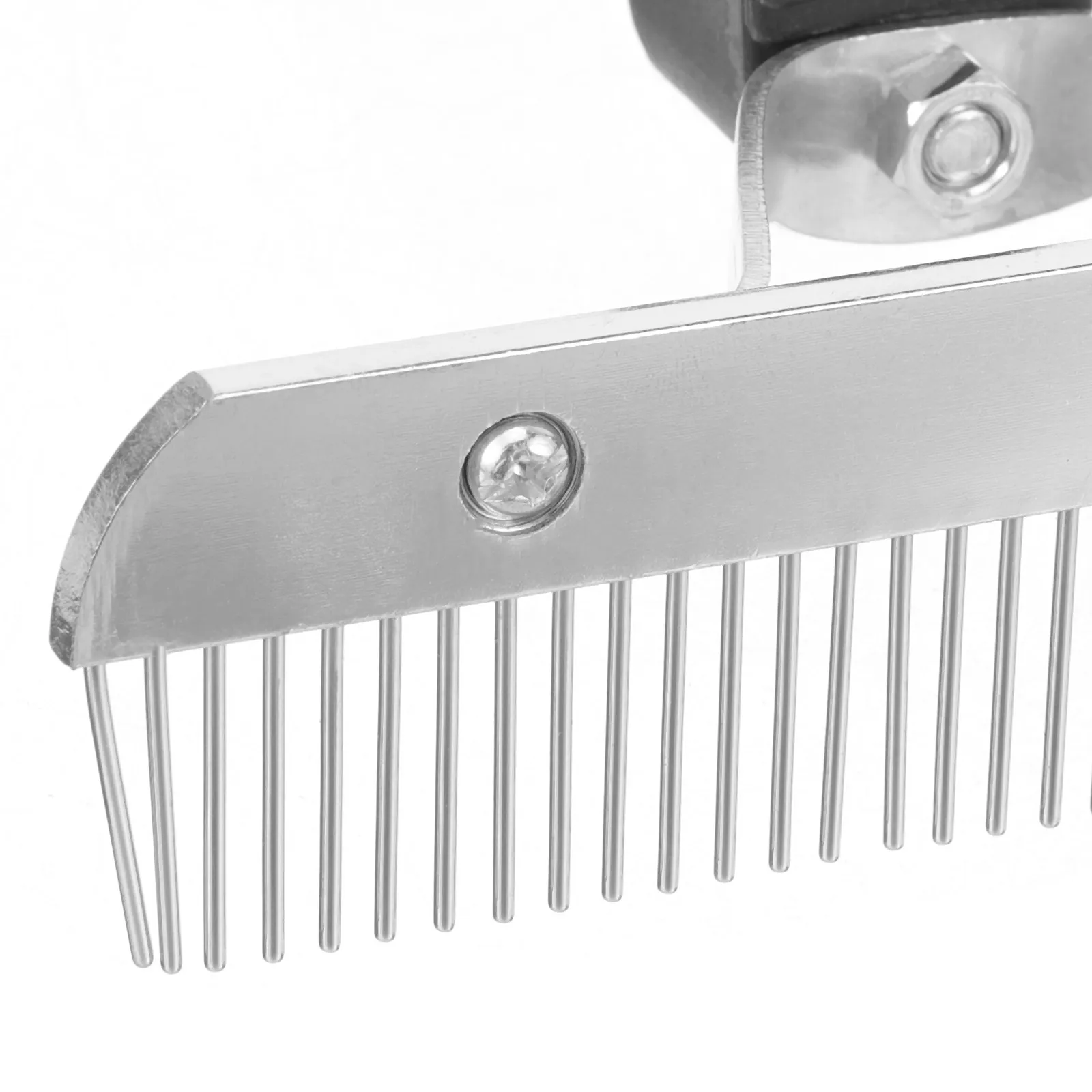 Horse Grooming Supply Premium Metal Rake for Hair and Mud Removal Ergonomic Design Reduces Wrist Strain Cows Farm Use