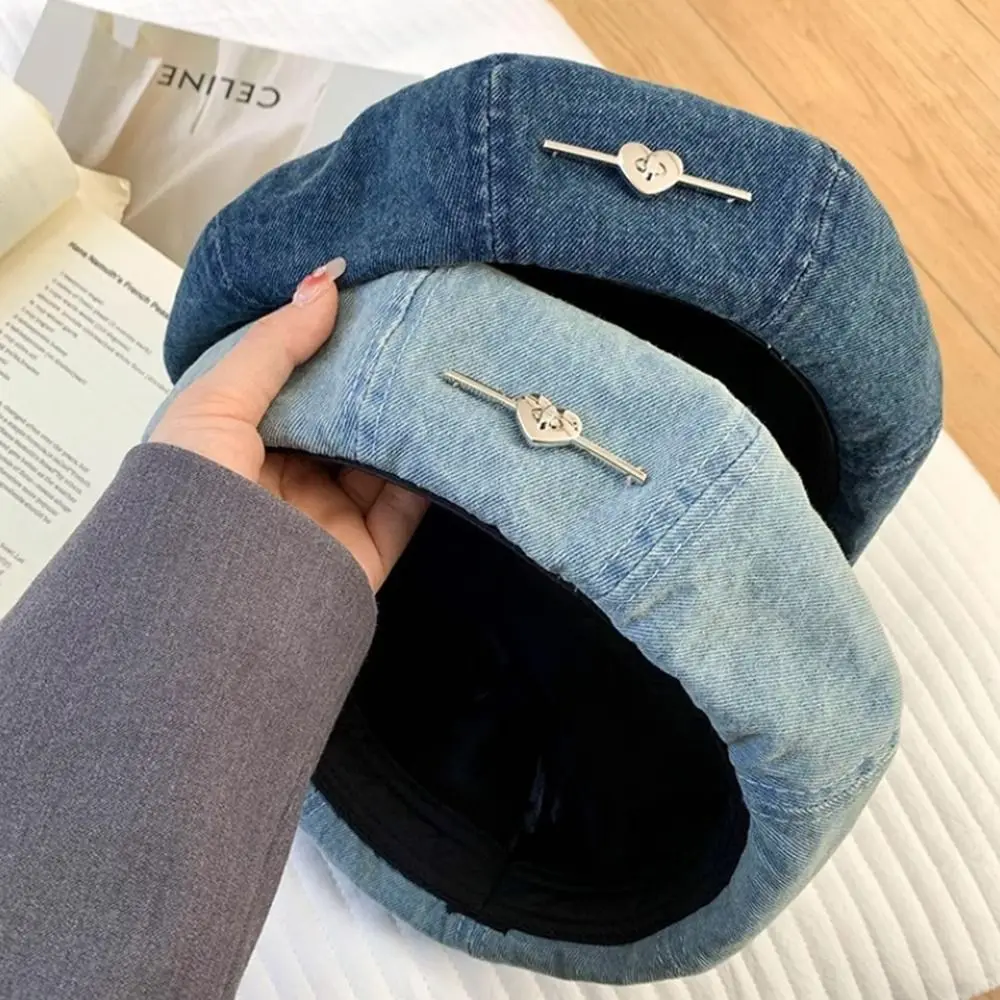 Verstellbare Baskenmütze ohne Krempe mit Metallherz, Malermütze für große Kopfumfänge, atmungsaktive achteckige Mütze aus gewaschenem Denim