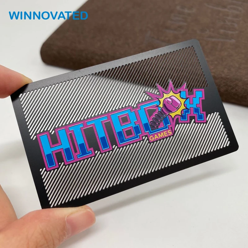 Jogo Anime Jet Metal jogando cartas