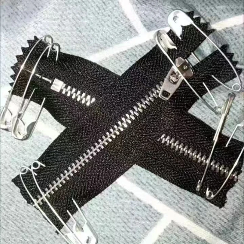 

Personality Punk Gothic Subculture Y2K Pin Cross Zipper Hairpin Girls Hair Clip Headwear Costume Jewelry Accessories Gift