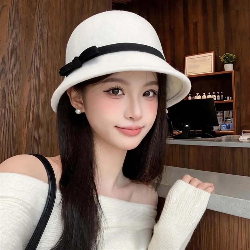 Korean Style Winter Woolen Hat Warm Fleece Soft Felt Elegant Bucket Hat Chic Design Round Top Retro Cloche Cap Casual Party