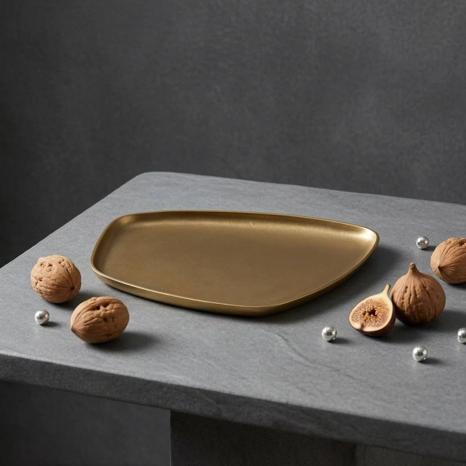 

Aluminum Tray Shallow Rim Decorative Serving Tray Metal Dessert Platter Slim Design Tableware Long-Lasting