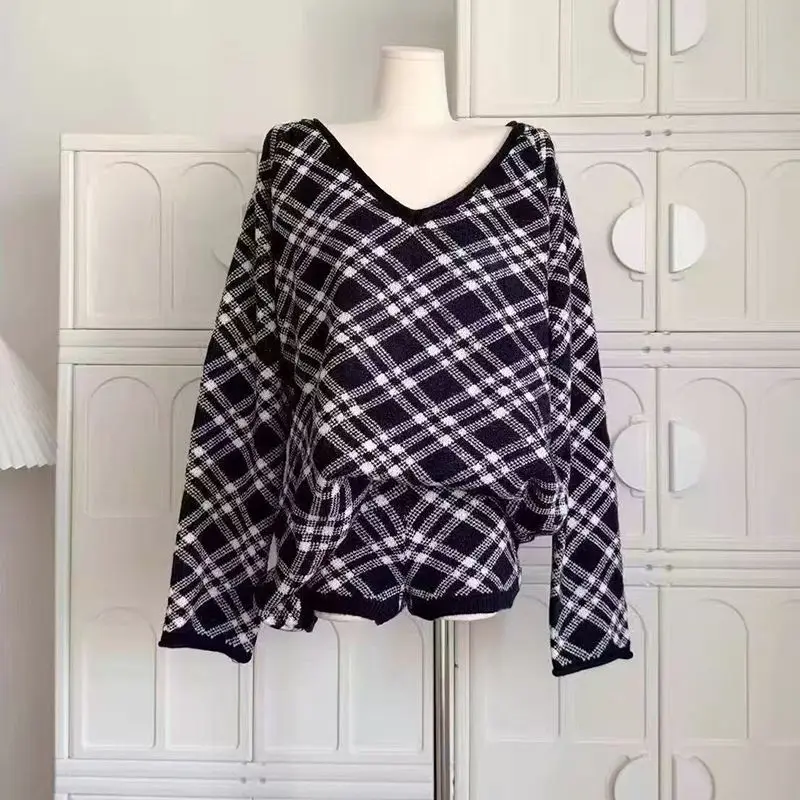 Maglione pullover in cashmere allentato con scollo a V da donna + pantaloncini lavorati a maglia Set da 2 pezzi Abiti 335P Abito con stampa scozzese di nuova moda autunnale