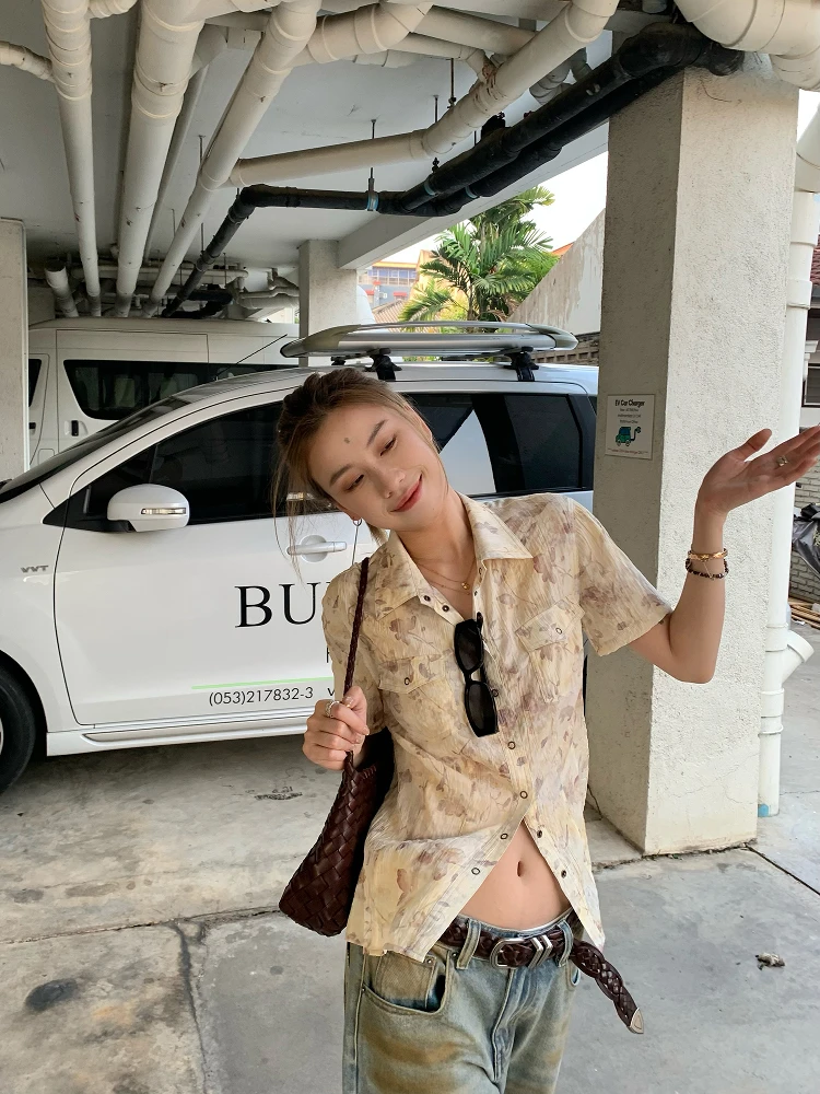 

Женская модная летняя блузка LelyMooch с текстурой, плиссированным дизайном, воротником и коротким рукавом, укороченная