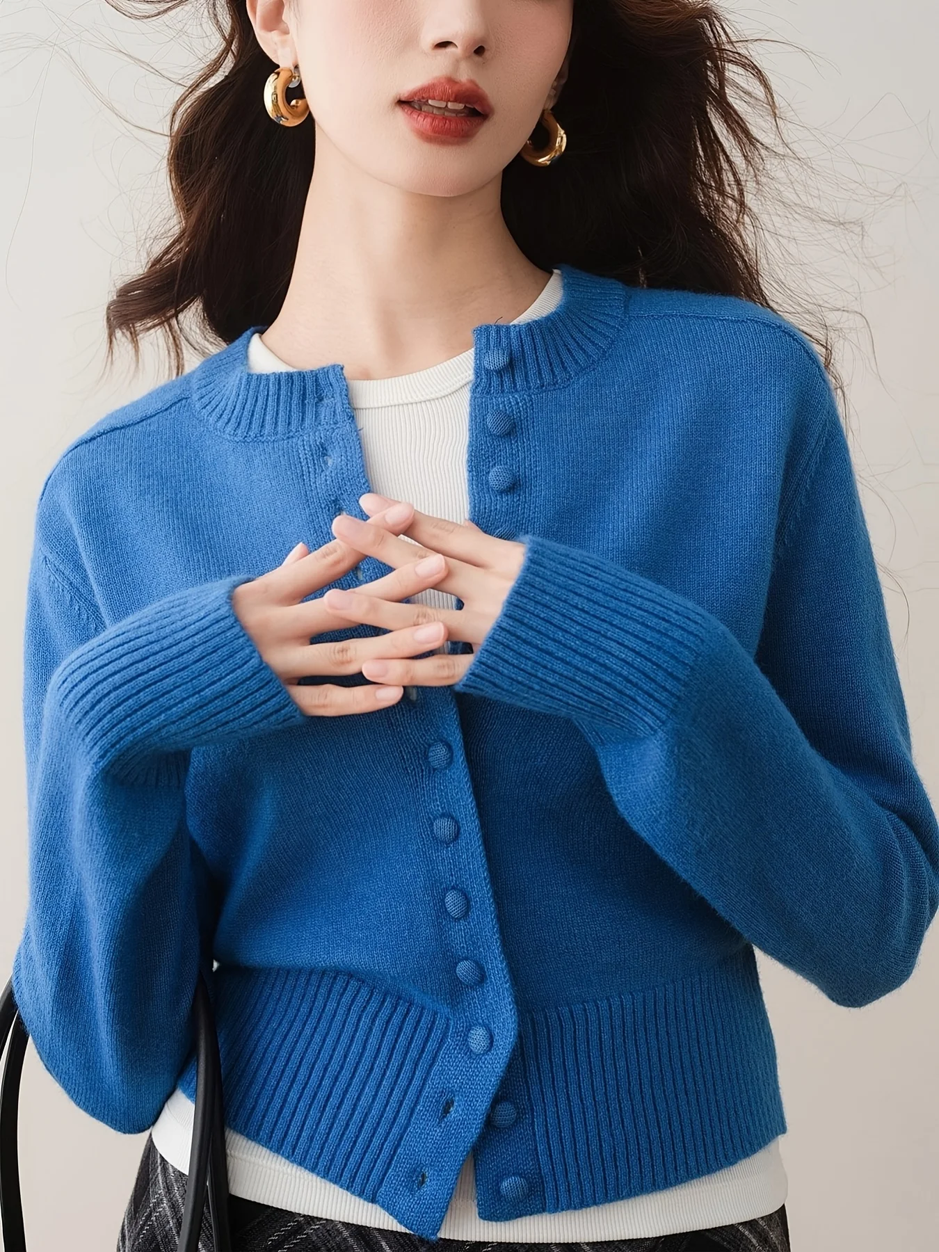 Design Sense Slim Fit Knitted Short Cardigan Women's Sweater Spring and Autumn New Round Neck Lazy High-End Top