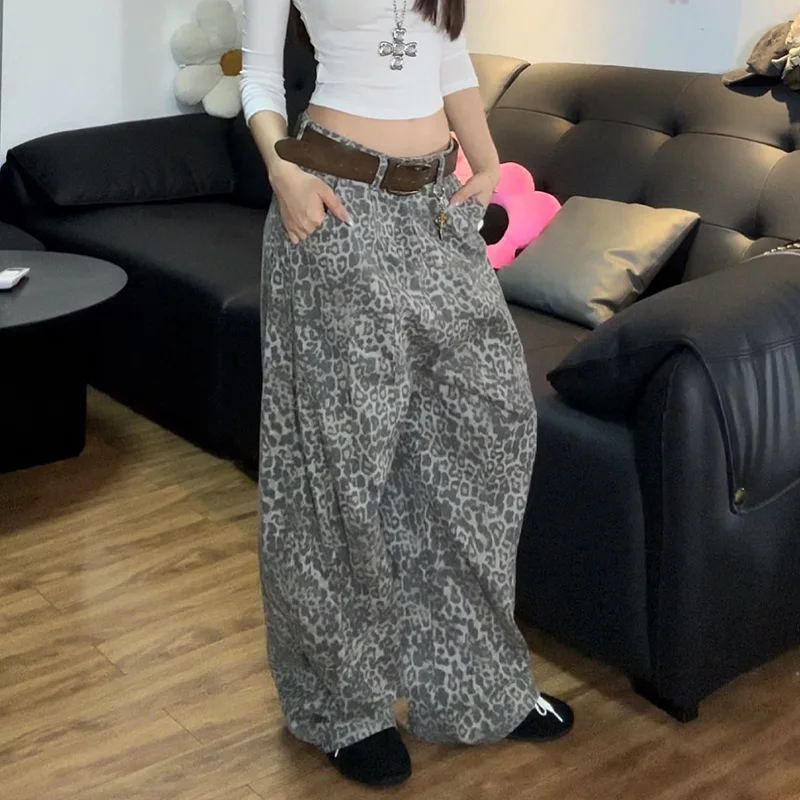 กางเกงยีนส์ลายเสือดาวเอวต่ำทรงหลวมใส่สบายสำหรับผู้หญิงแฟชั่นลำลองทรงขาตรง