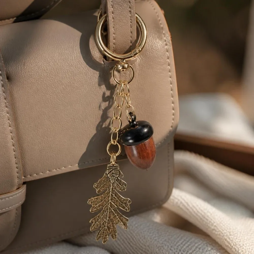 Antique Acorn Keychain Small Item Storage Lightweight Metal Keychain Removable Twist Open Simulation Acorn Bag Pendant