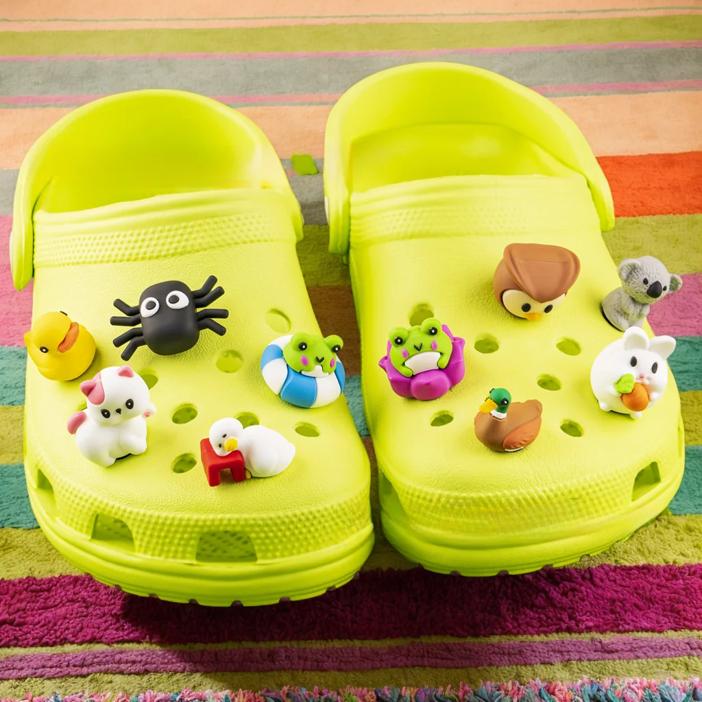 1 pz 3D Animali Pendenti e Ciondoli Simpatico Coniglio Ape Anatra Rane Cane Decorazione Della Scarpe BuckleGufo Panda Sandalo Da Giardino Accessori Per Bambini