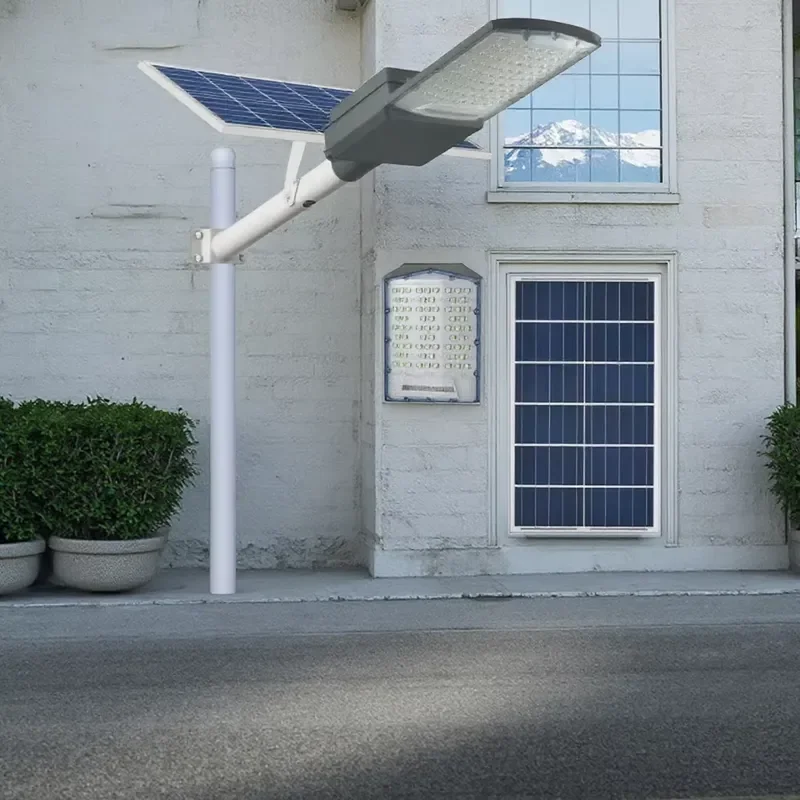 farola-solar-led-con-clasificacion-ip65-para-uso-en-carreteras-con-carcasa-de-aluminio-y-sistema-inteligente-de-12v