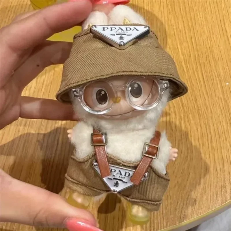 4.0 De Monsters Pin Liefde Serie Voor labubu Pop Omgekeerde Triangel Kleding Visser Overalls Broek Hoed Schoenen 15 17 cm Kleding