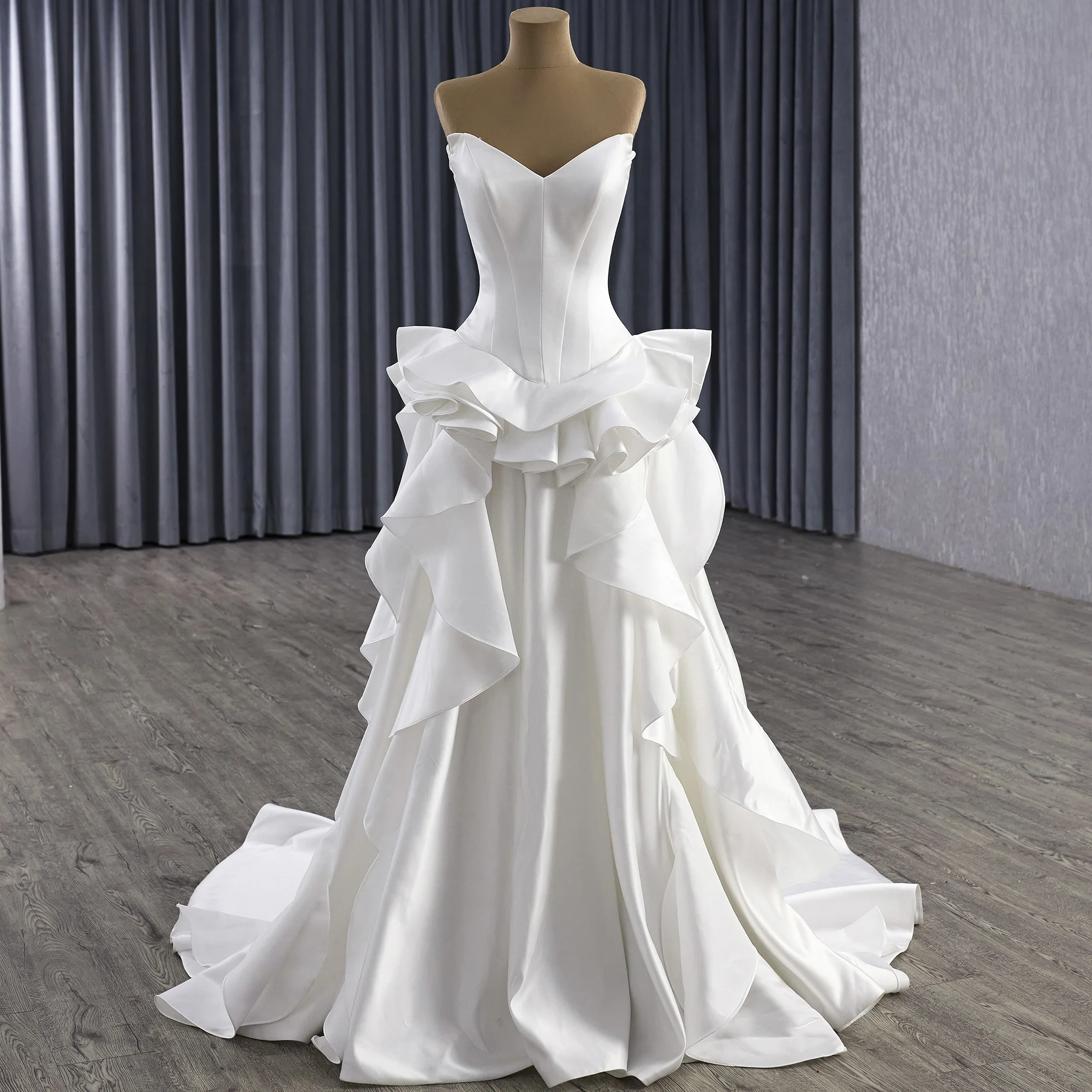 Rosymae V-hals satijnen trouwjurk Unieke ruches rok bruidsjurk voor elegante bruid brautkleid