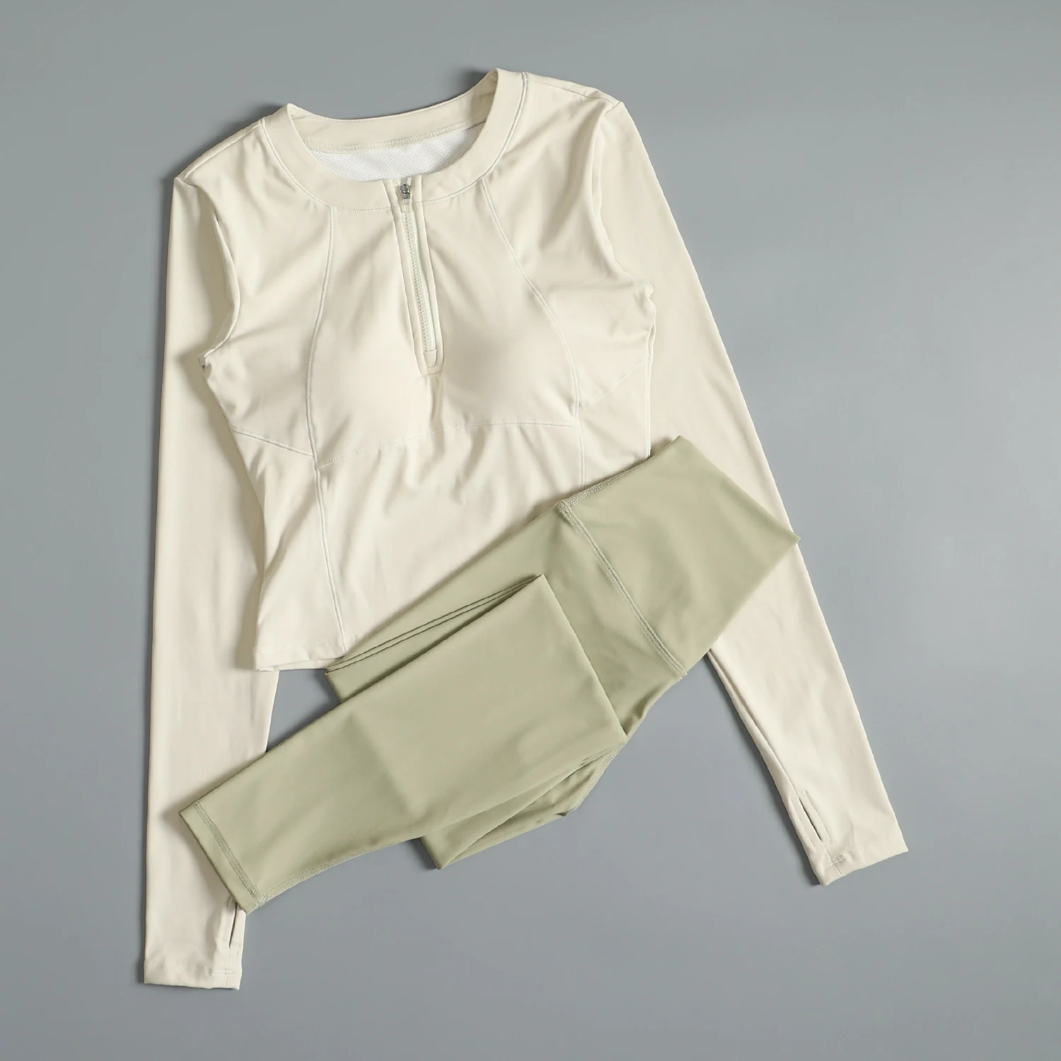 

High-value fitness suit for women in autumn with chest pad yoga training long sleeves high waist lift hips running sports