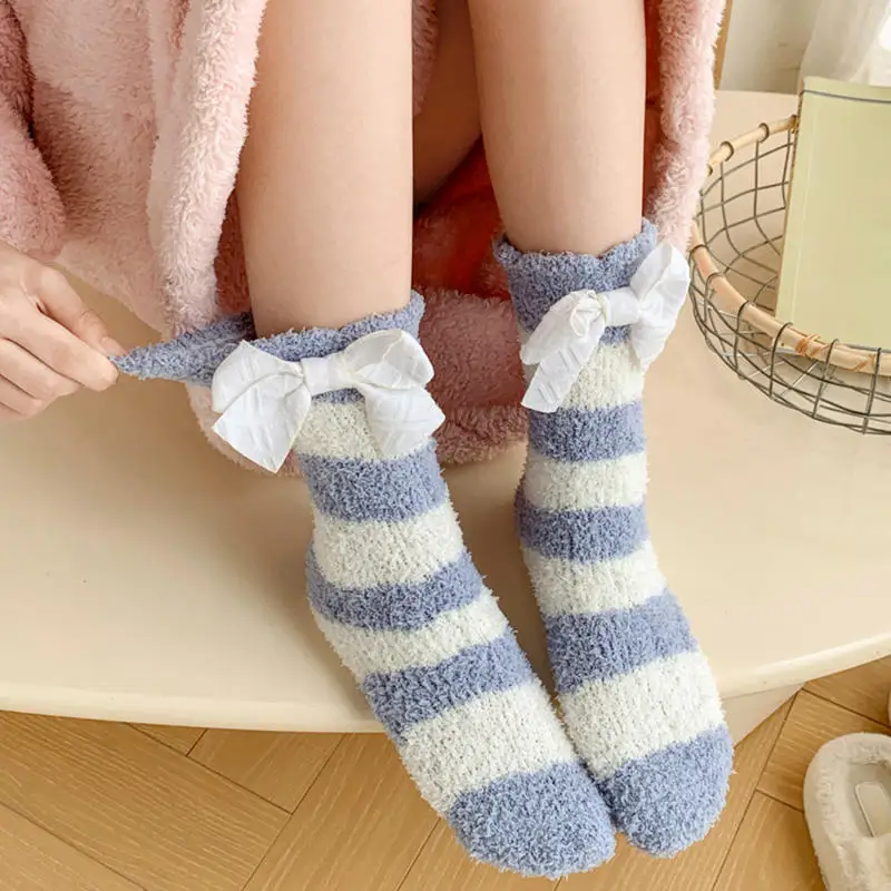 Women Winter Warm Fuzzy Ski Socks Thick Thermal Soft Fluffy Socks Cute Fashion Slipper Home Floor Sleeping Socks Coral Fleece