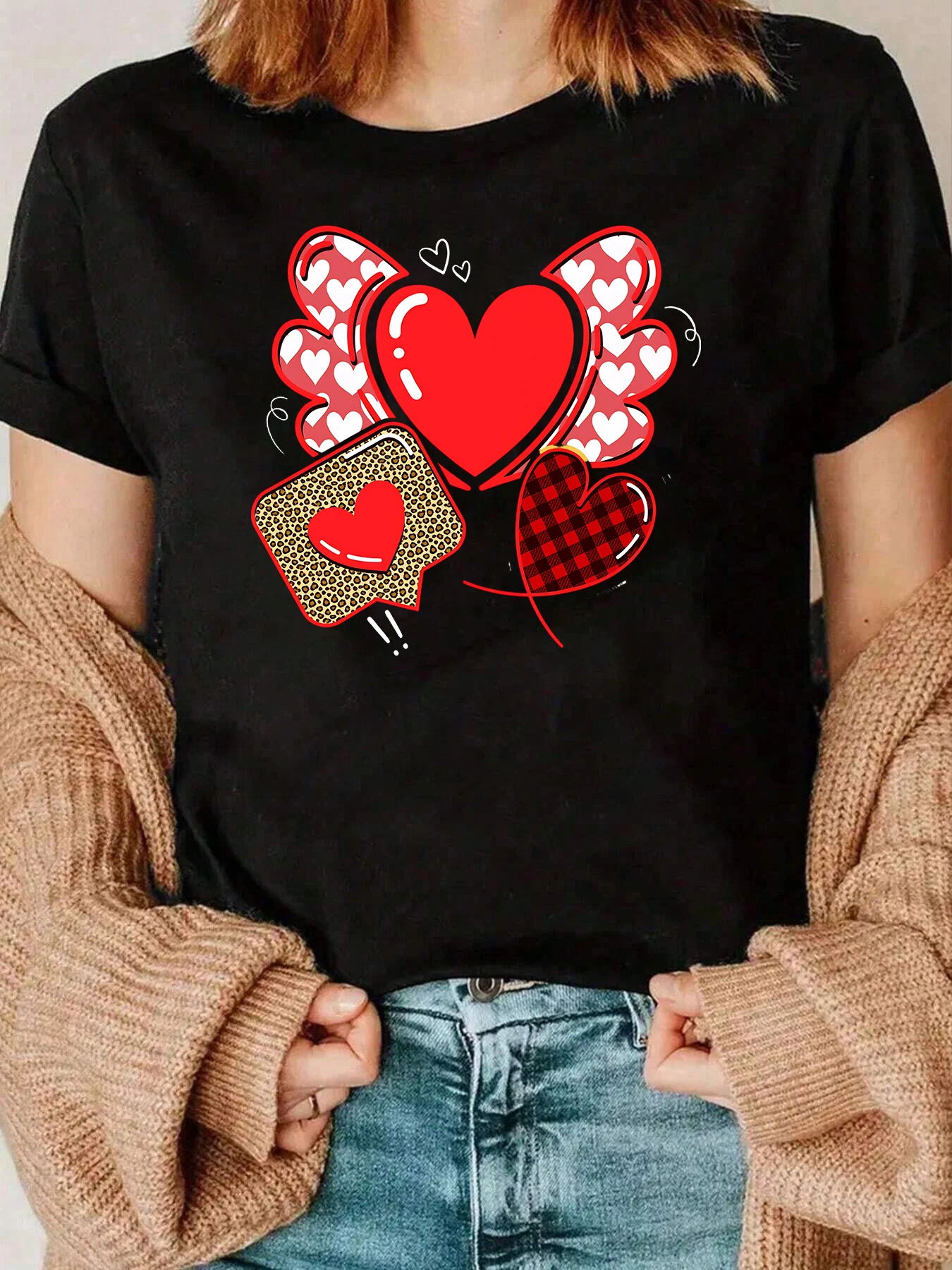 تي شيرت مطبوع بنمط قلب لباس كاجوال للنساء 220 جرام