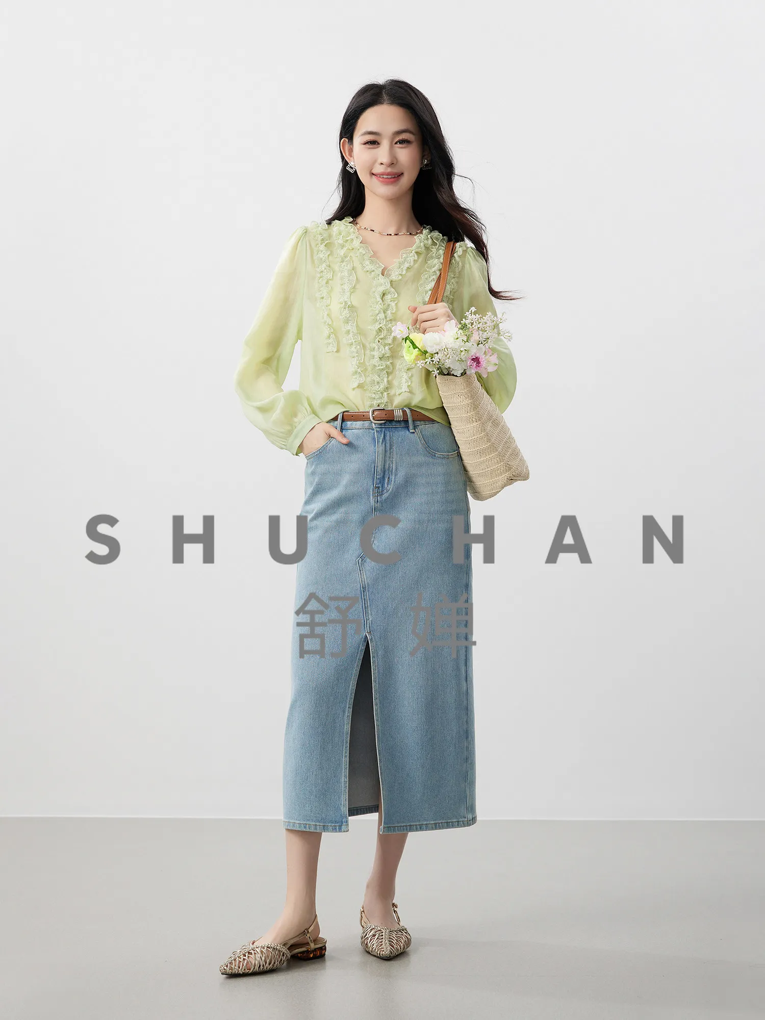 

Elegant and Romantic 100% Ramie Lace Fungus Edge Temperament V-neck Shirt Women's 26 Spring New Models