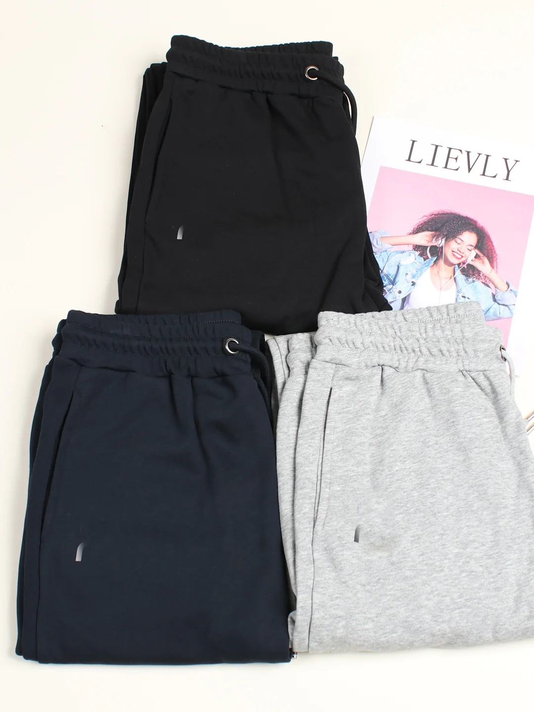 Men's Sporty Elastic Waist Cuffed Sweatpants Casual Loose Fit Cotton Pants Multi-Color Comfortable Breathable Leisure Wear