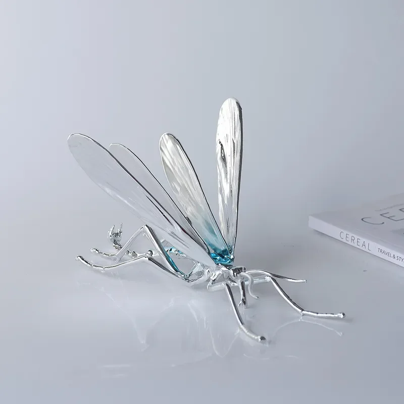 Modern Minimalist Simulated Insect Sculpture, Creative Craft Ornament for Study & Model Room Soft Decor
