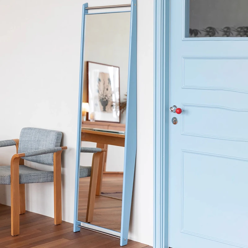 

Solid wood floor-to-ceiling full-length mirror