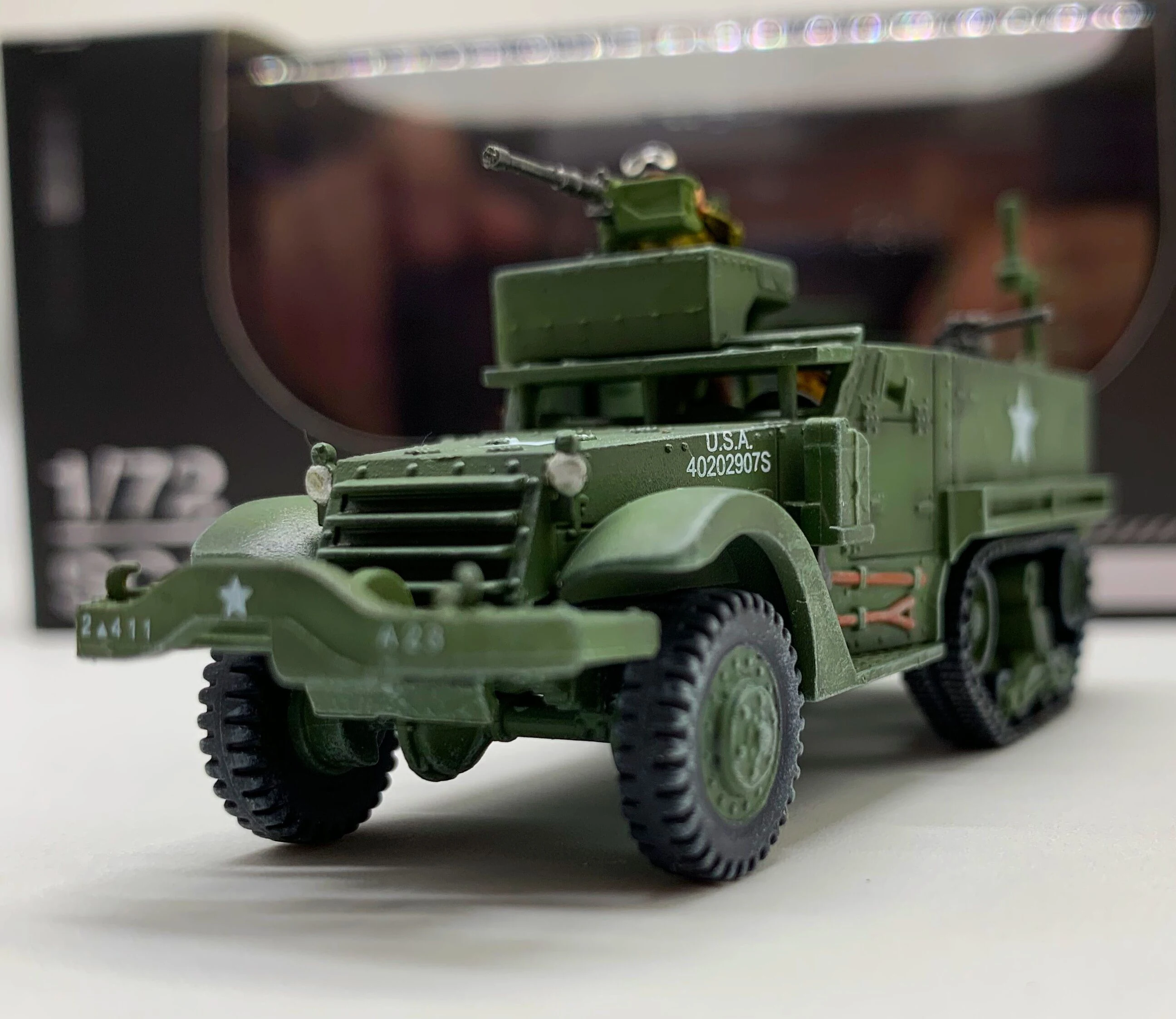 Sanei 1/72 U.S. Army M3 Half-track Armoured Car (with 2 people) Finished tank model